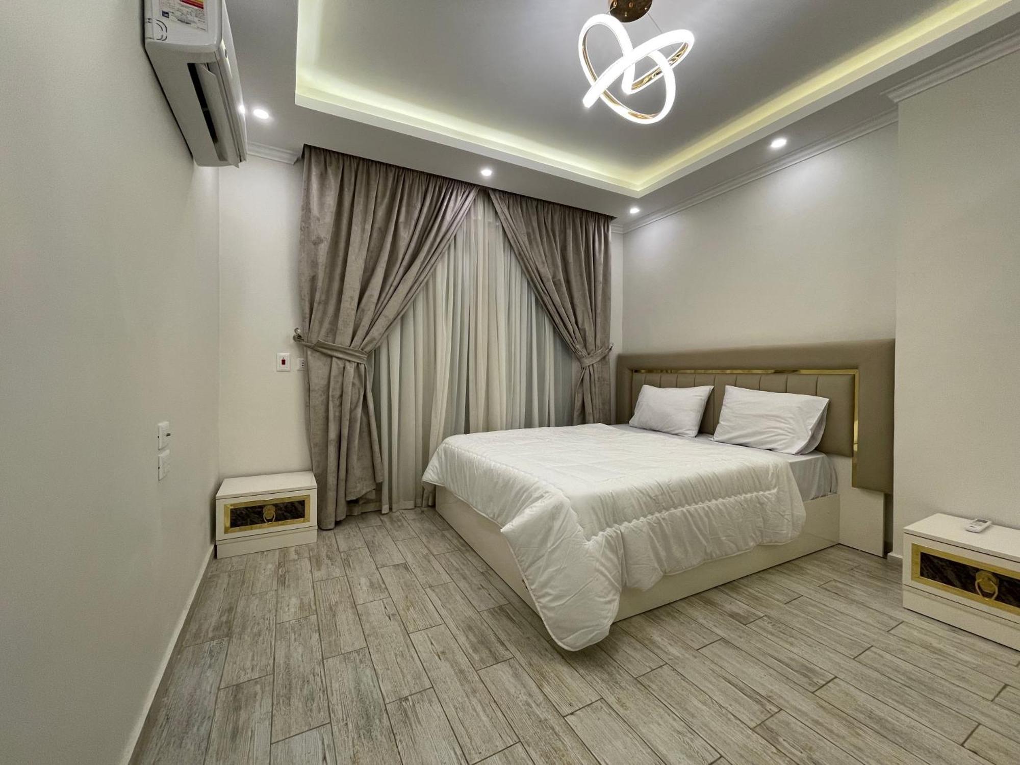 Apartment كمباوند جولدن جيتس المقطم *